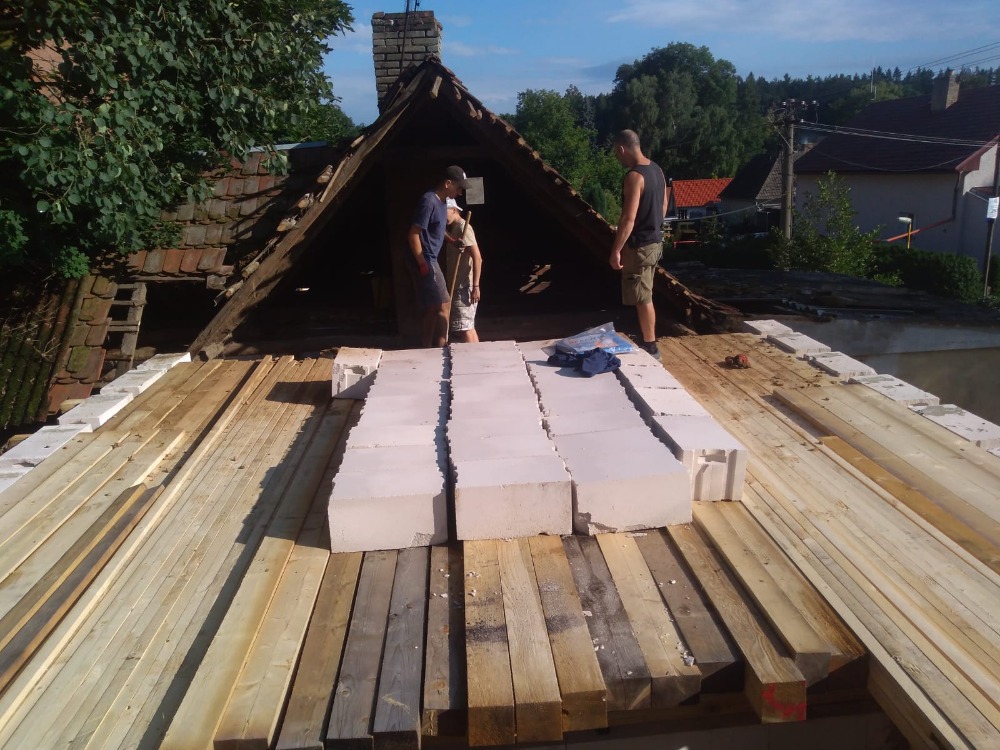 Rodinný dům Panoší Újezd – kompletní rekonstrukce - foto 81